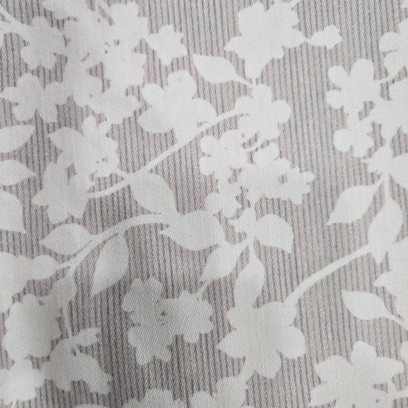 Pilcro and the Letterpress Gray Floral Cropped Straight Leg Pants Size 32 - Picture 13 of 14